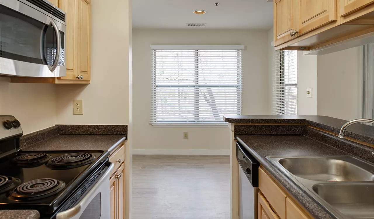Bent Tree Apartments - Centreville, VA - kitchen