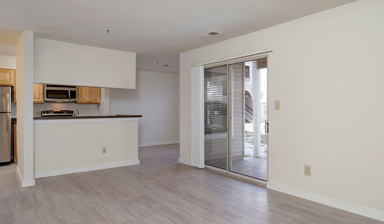 Bent Tree Apartments - Centreville, VA - Living Room