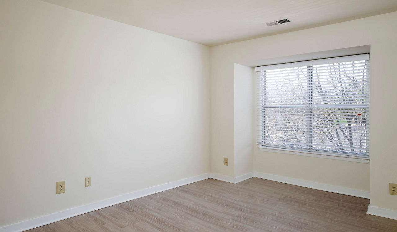 Bent Tree Apartments - Centreville, VA - Bedroom
