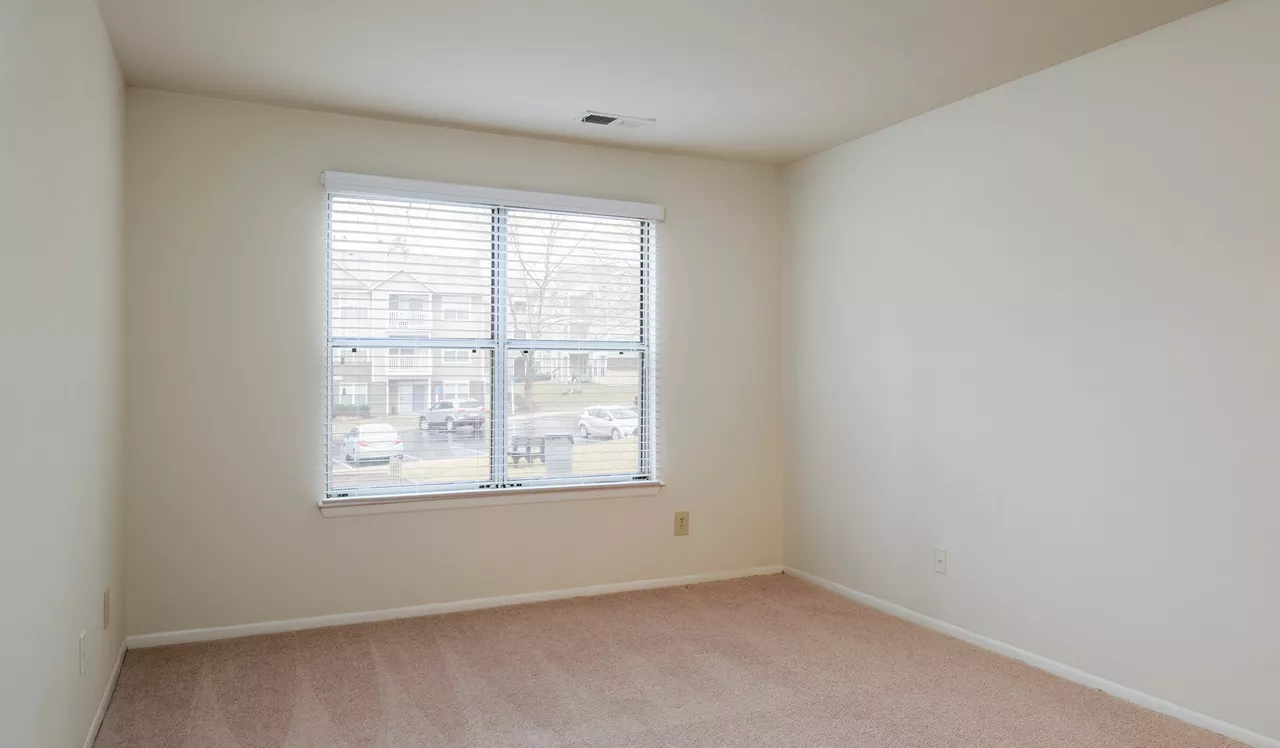 Bent Tree Apartments - Centreville, VA - Bedroom