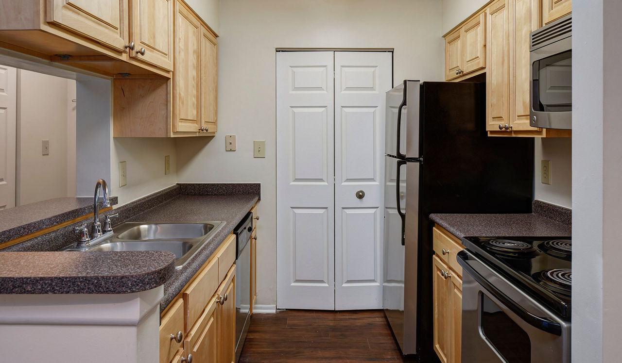 Bent Tree Apartments - Centreville, VA - kitchen