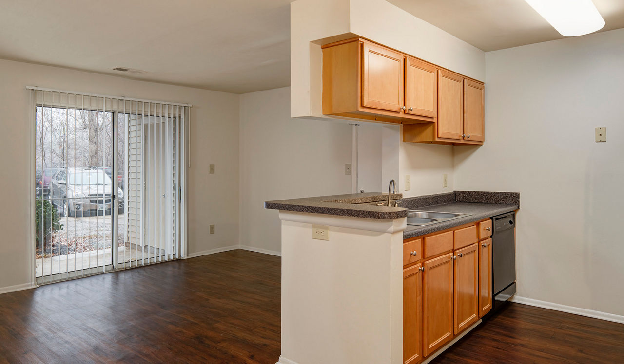 Bent Tree Apartments - Centreville, VA - Kitchen