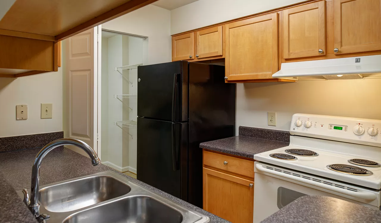 Bent Tree Apartments - Centreville, VA - Kitchen