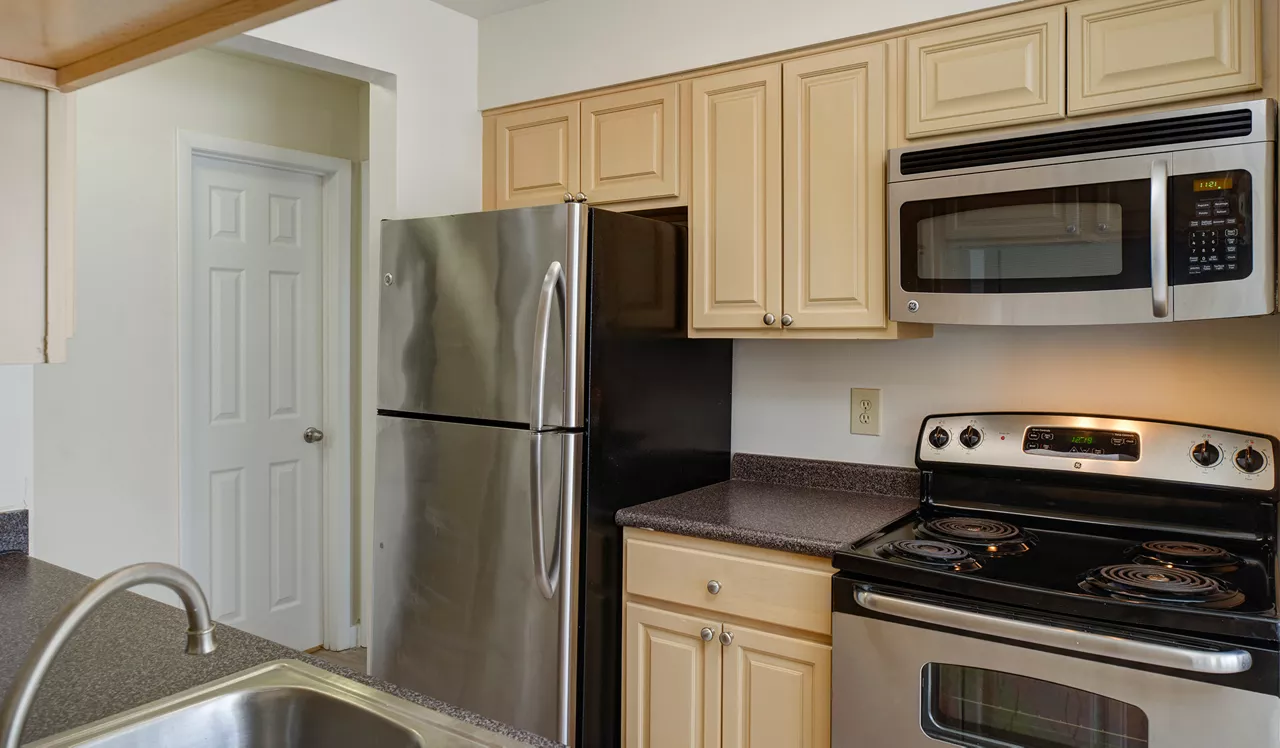 Bent Tree Apartments - Centreville, VA - Kitchen