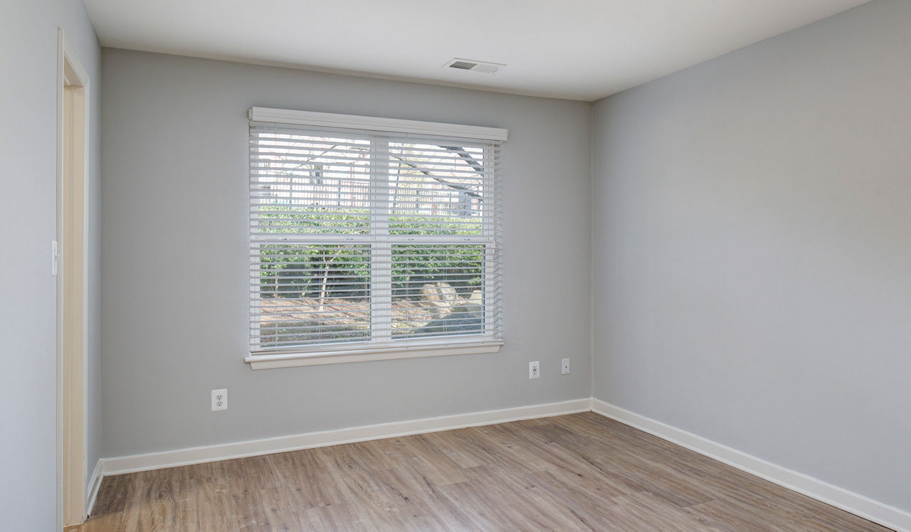 Bent Tree Apts - Centreville, VA - Bedroom