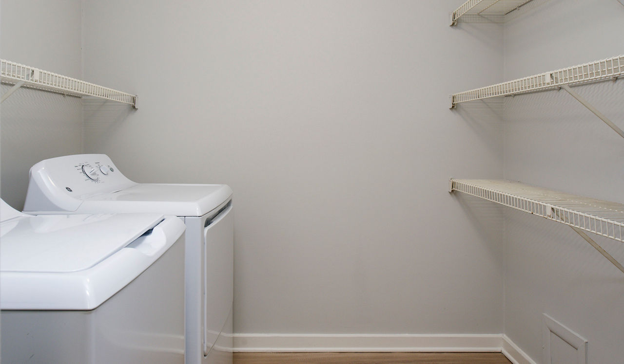 Bent Tree Apts - Centreville, VA - Laundry