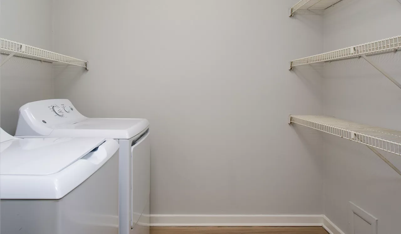 Bent Tree Apts - Centreville, VA - Laundry