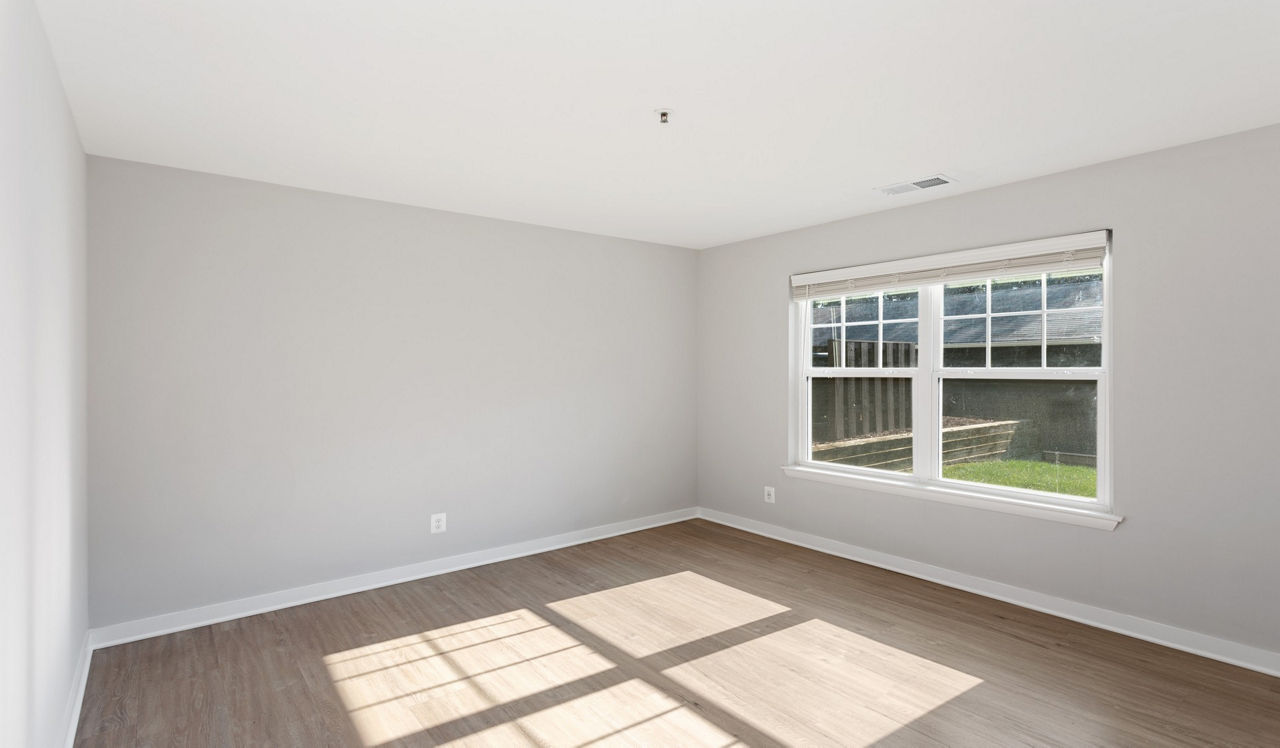Bent Tree Apartments - Centreville, VA - Bedroom