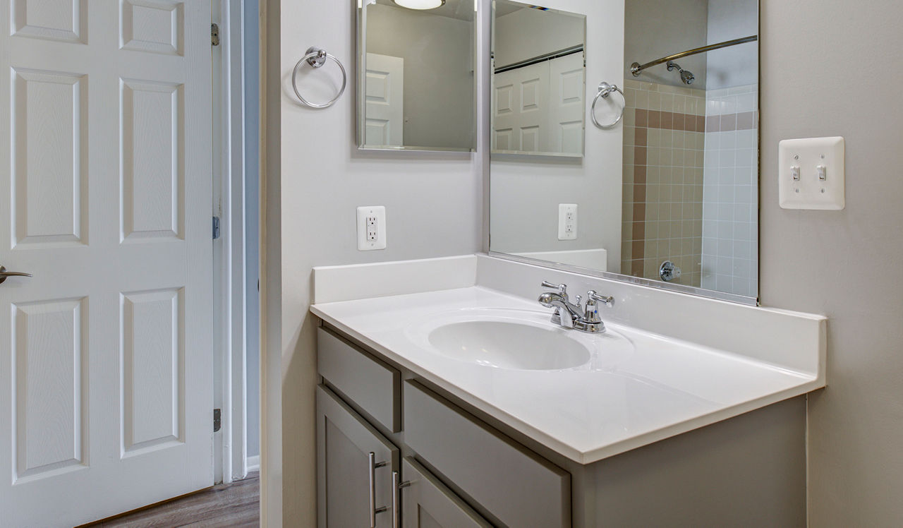 Bent Tree Apts - Centreville - Bathroom