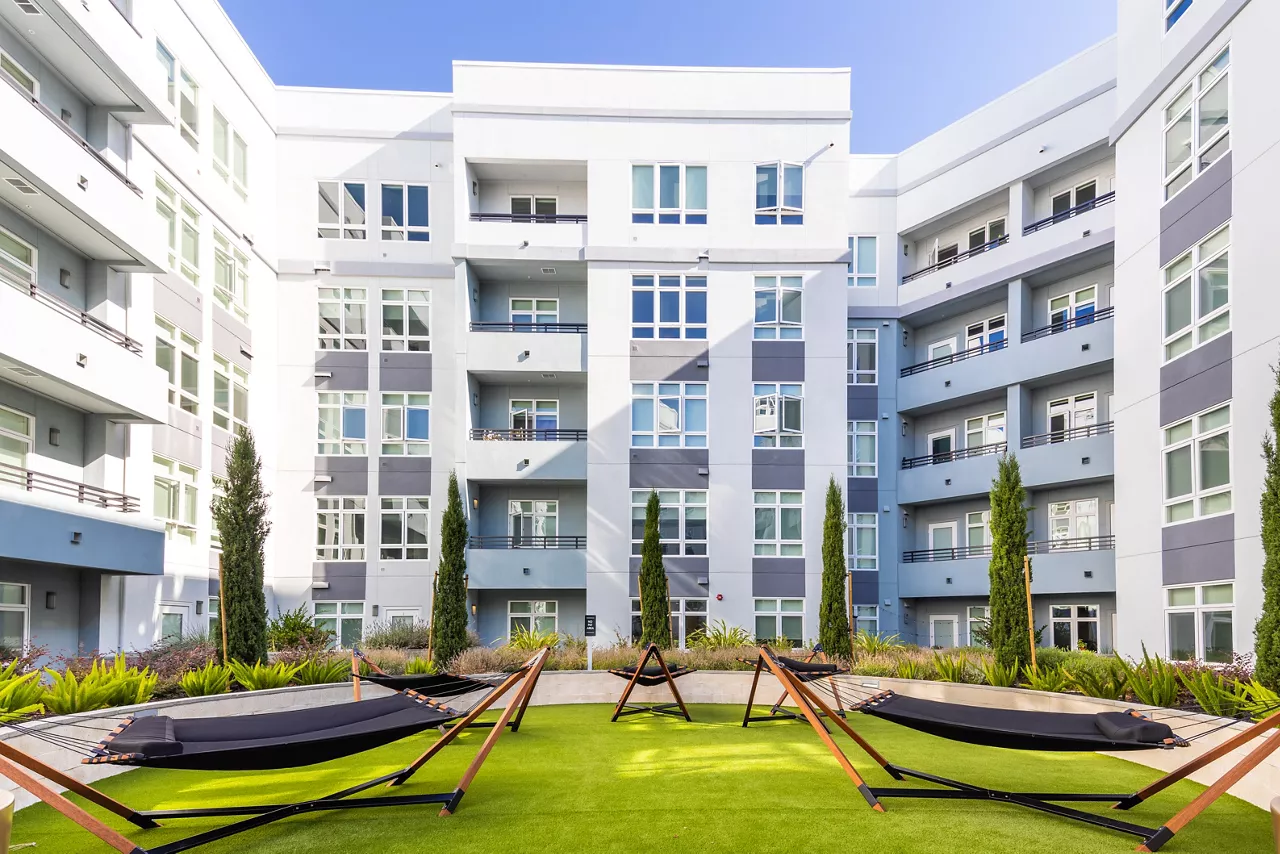 The Broadway - Oakland, CA - Courtyard and Hammocks