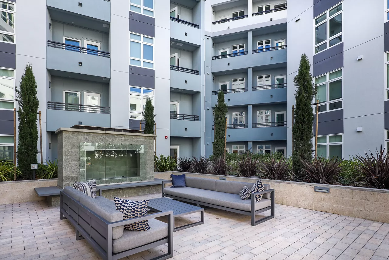 The Broadway - Oakland, CA - Fire Pit Lounge