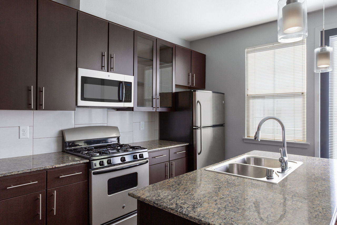 Vineyards at Paseo Del Sol – Temecula, CA – Kitchen