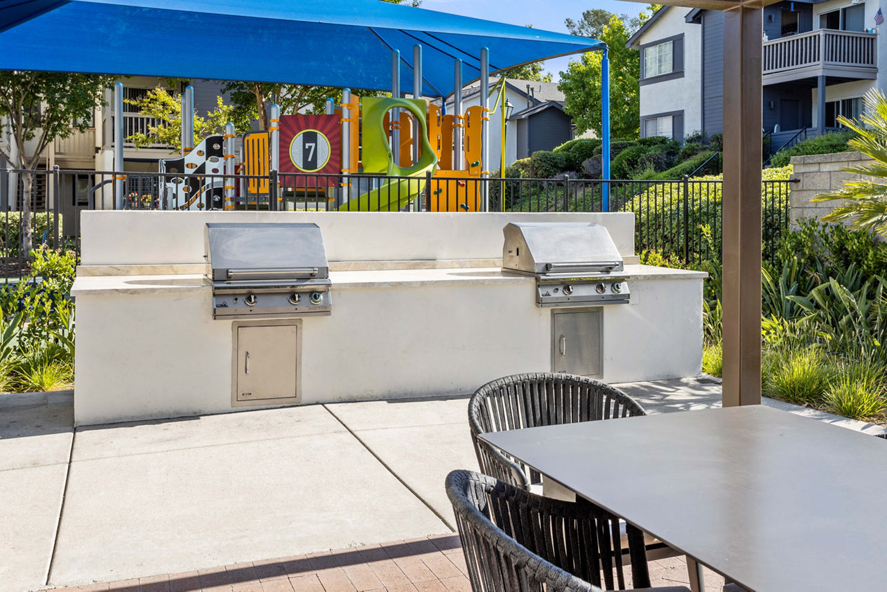 Promenade Terrace - Corona, CA - Outdoor Grills