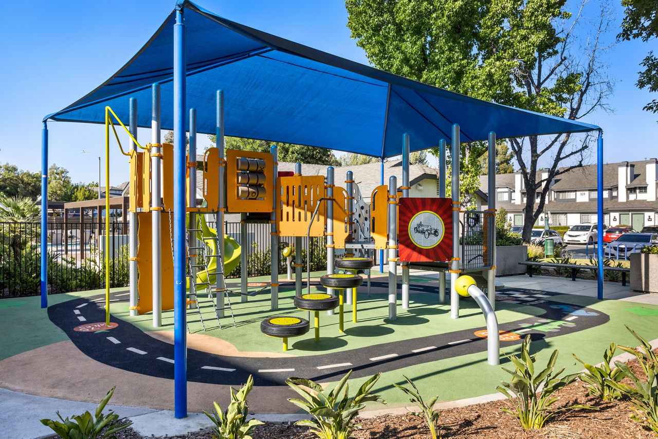 Promenade Terrace - Corona, CA - Playground