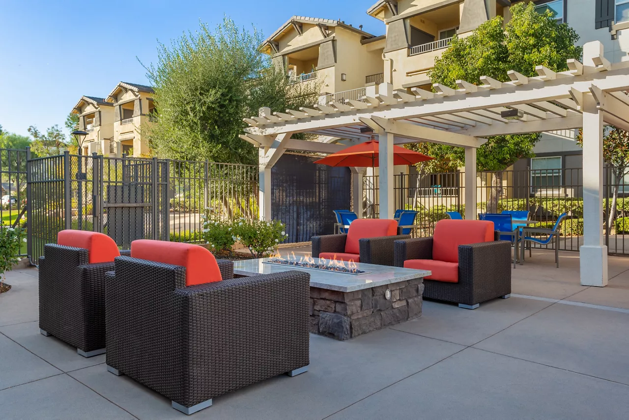 Ridgeview - Moreno Valley, CA - Fire Pit