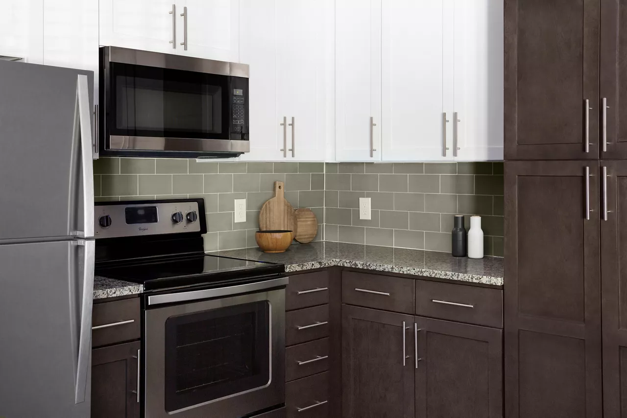 Vera - Jacksonville, FL - Kitchen