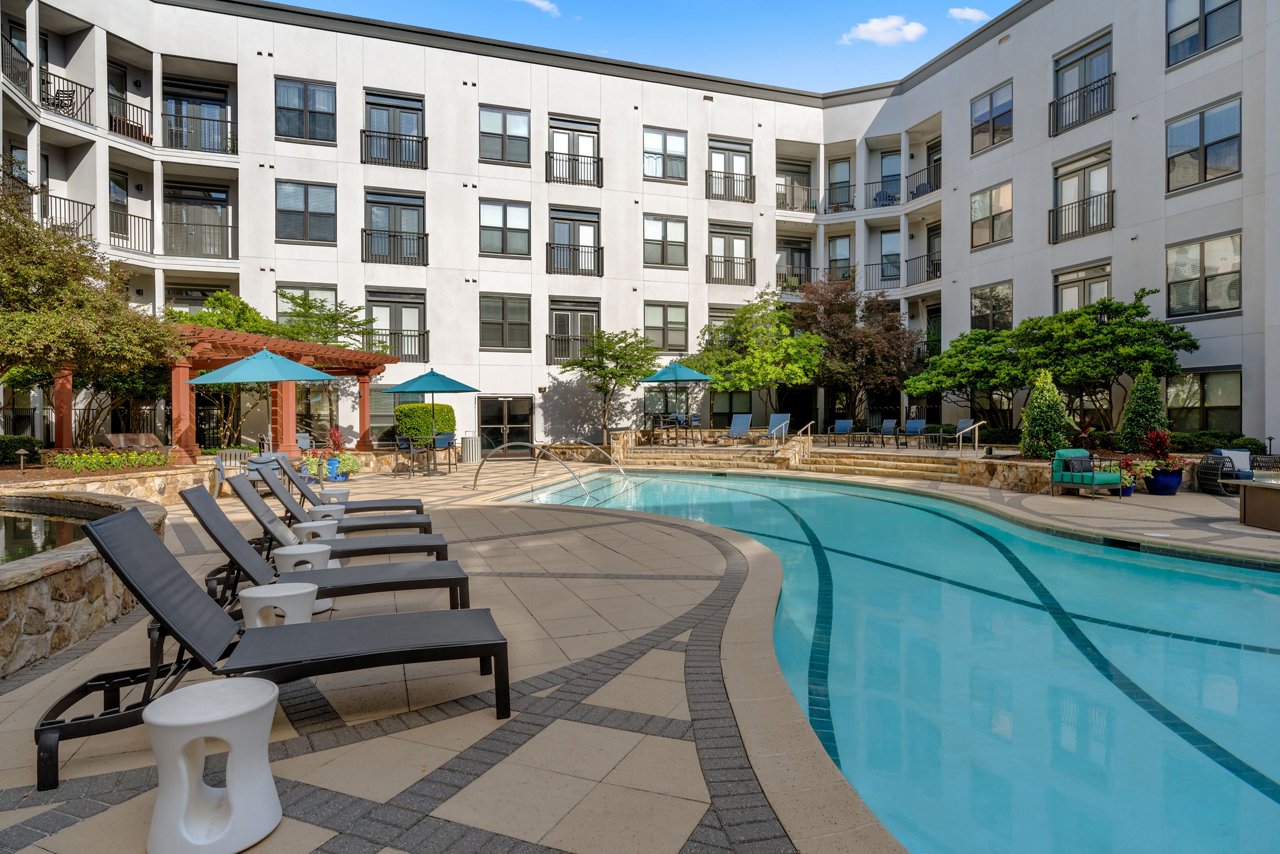 Park and Market - Pool