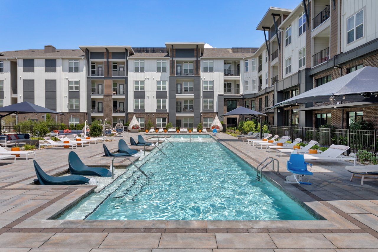 Brea Wendell Falls - Pool