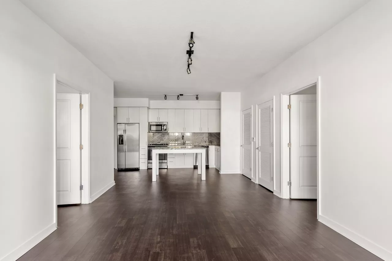 Oceanside Lantana - Interior