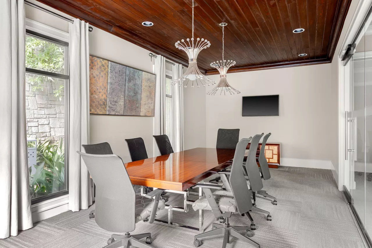 Rowe Vinings in Atlanta, GA - Business Center