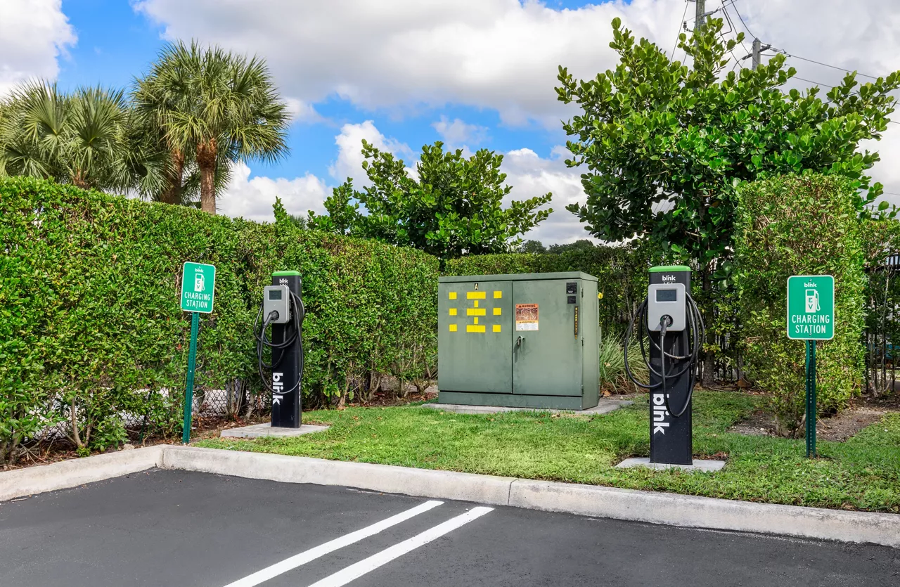 Eterno Pompano Beach - EV Charging
