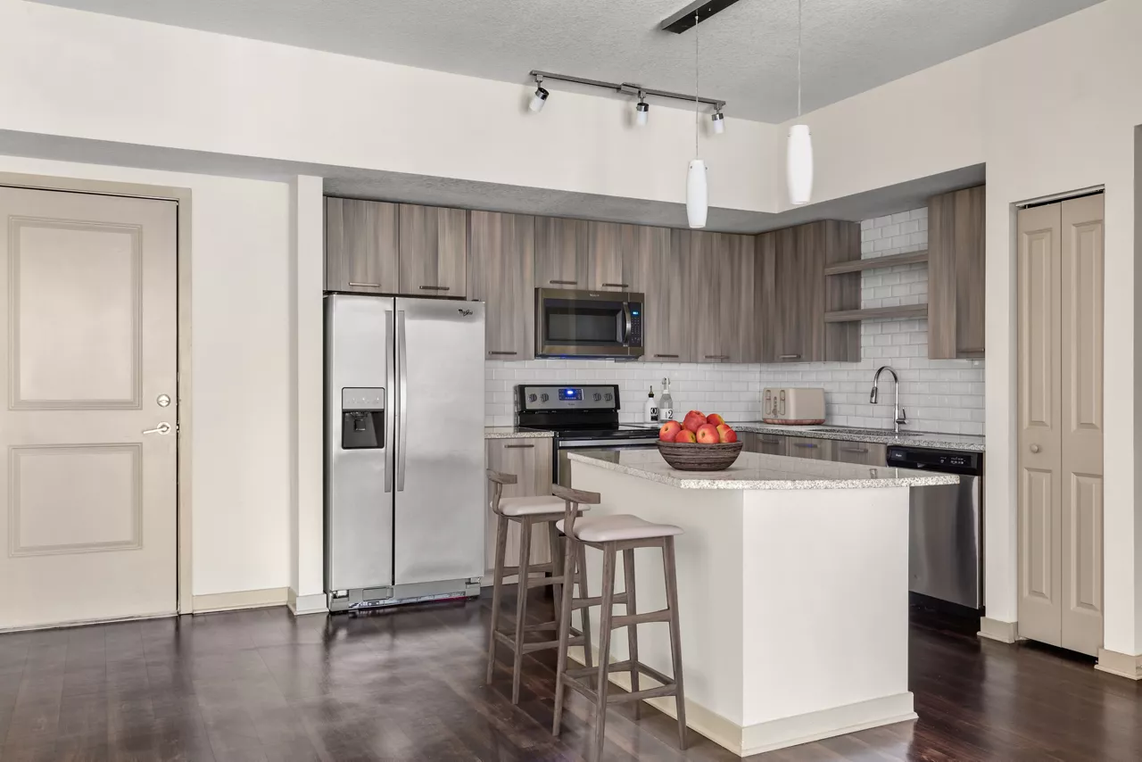 Eterno Pompano Beach - Pompano Beach, FL - Kitchen