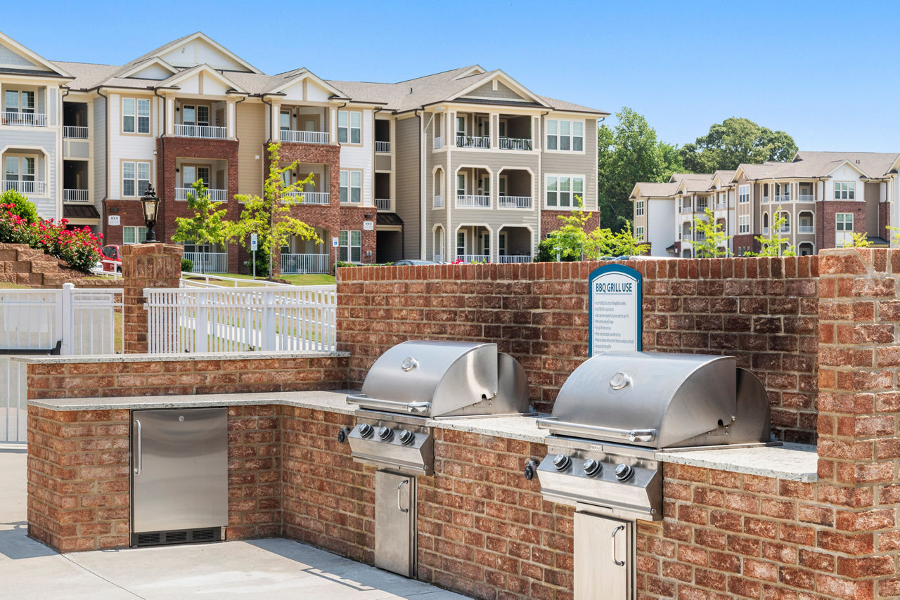 The Villages at Raleigh Beach - Grilling Station