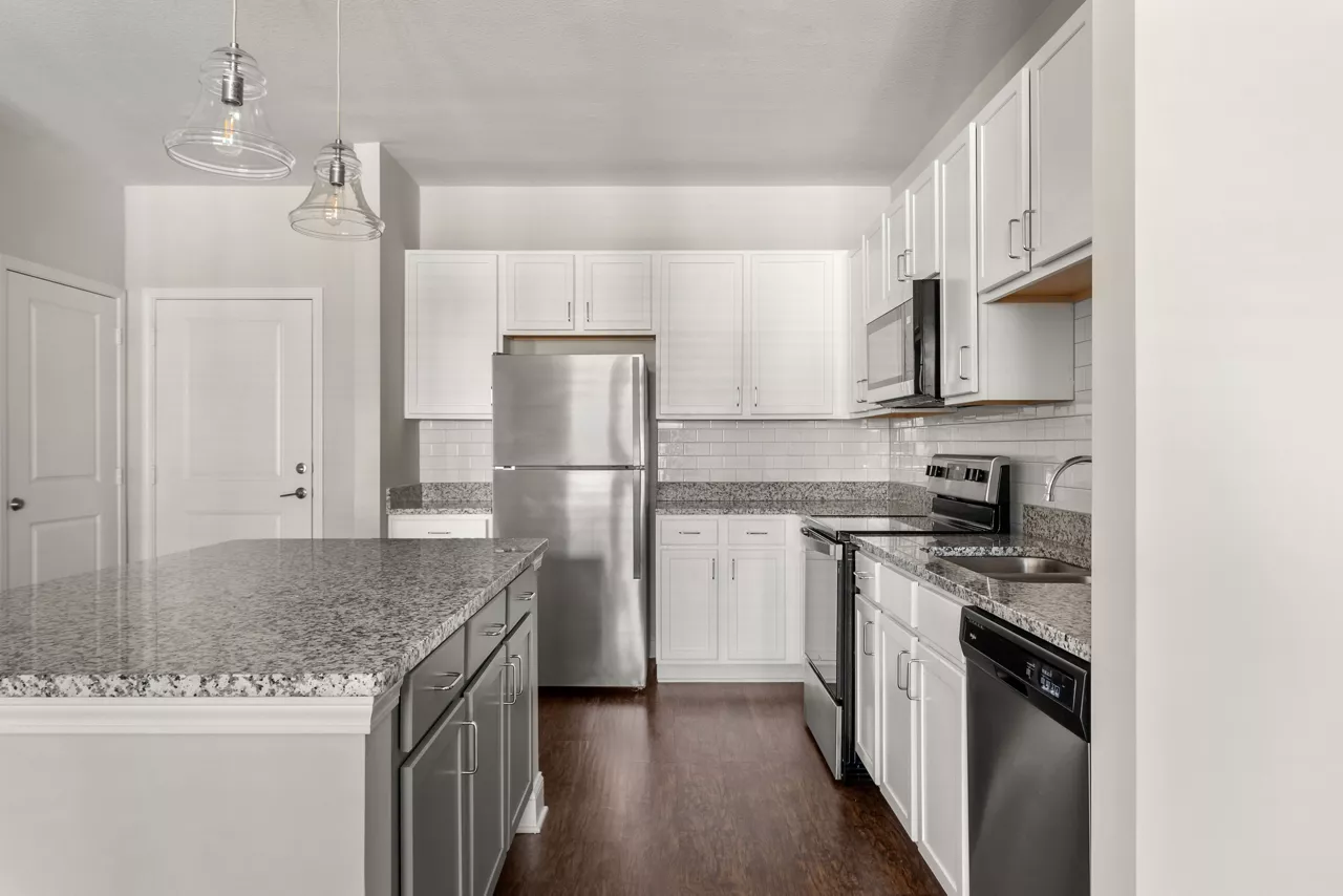 Harper Place at Bees Ferry - Charleston, SC - Kitchen