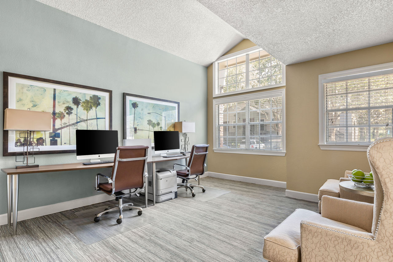 Business center at Bay Club