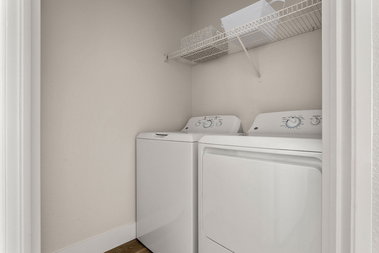 Laundry room at Element