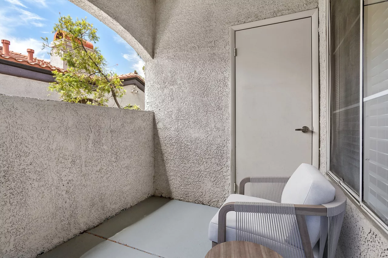 Element Apartment Homes - Las Vegas, NV - Balcony