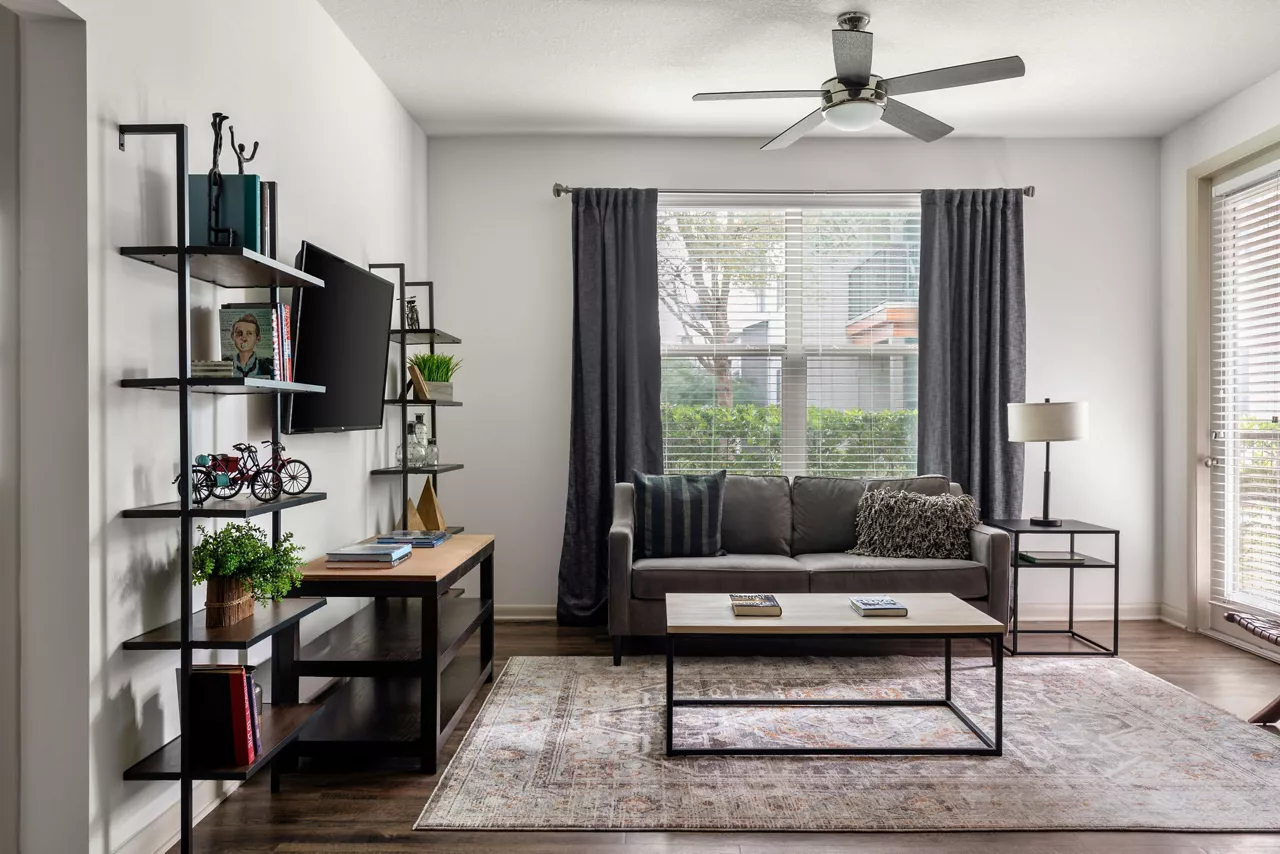 Crosstown Walk - Tampa, FL - Living Room