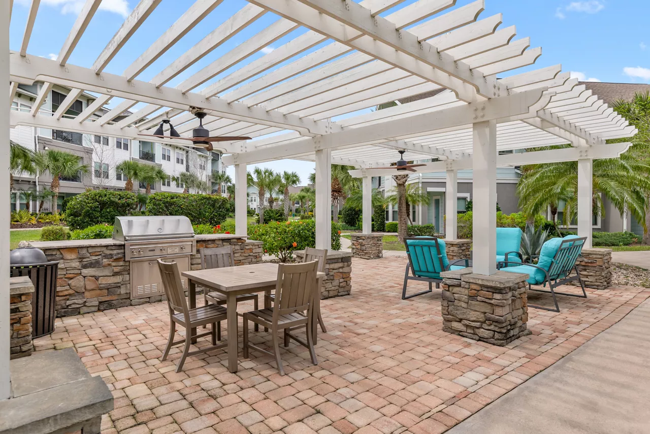 Luxe at Lakewood Ranch in Sarasota, FL - Grill Area