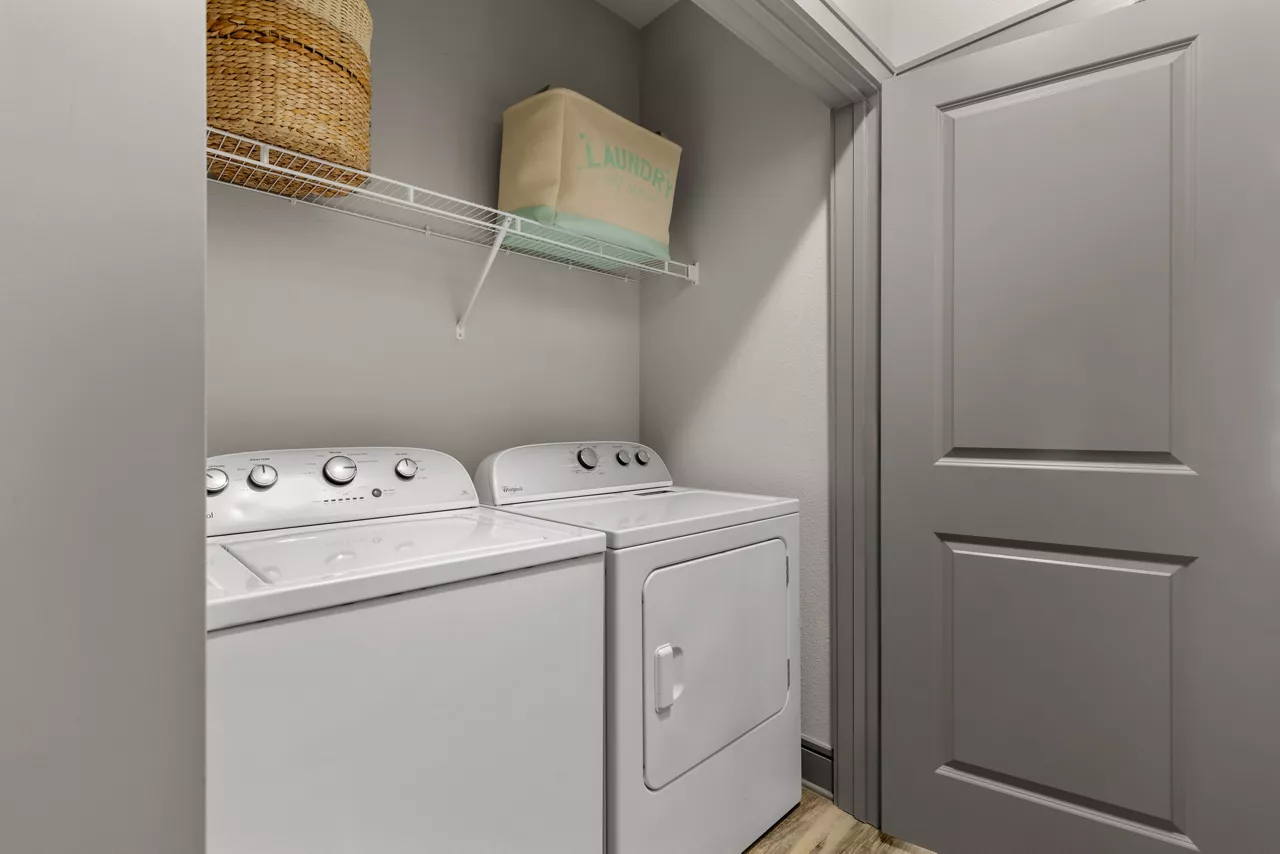 Luxe Lakewood Ranch - Bradenton, FL - Laundry