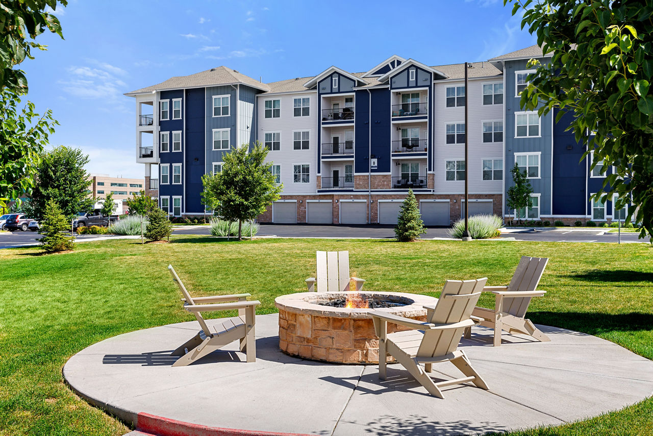 The Lofts at Highlands - Longmont, CO - Fire Pit