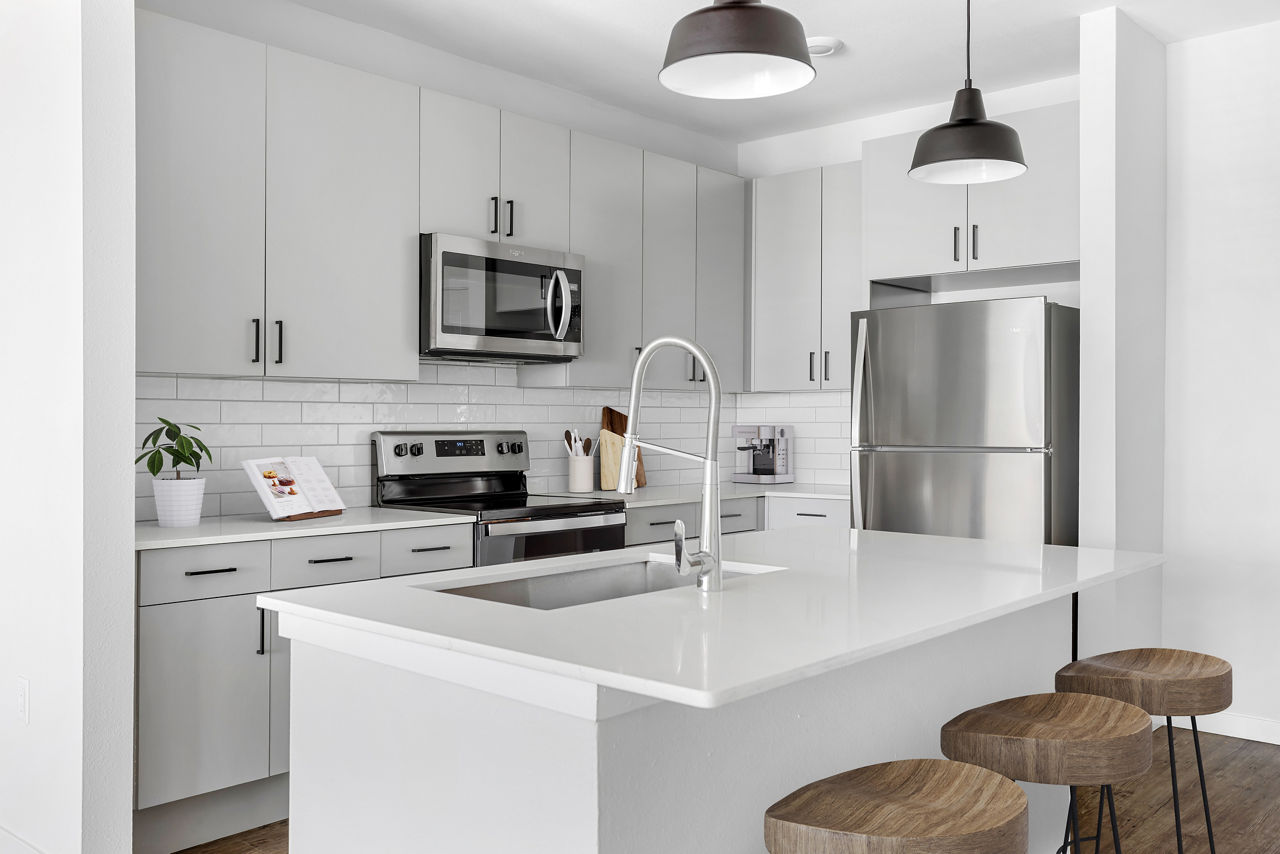 Grant Row Lofts - Thornton, CO - Kitchen