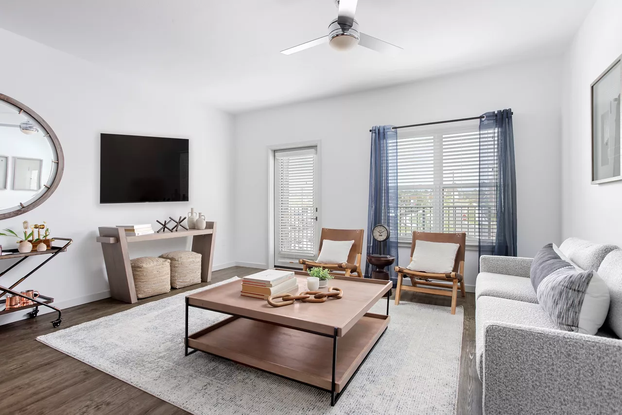 Pine and Parker - Parker, CO - living room