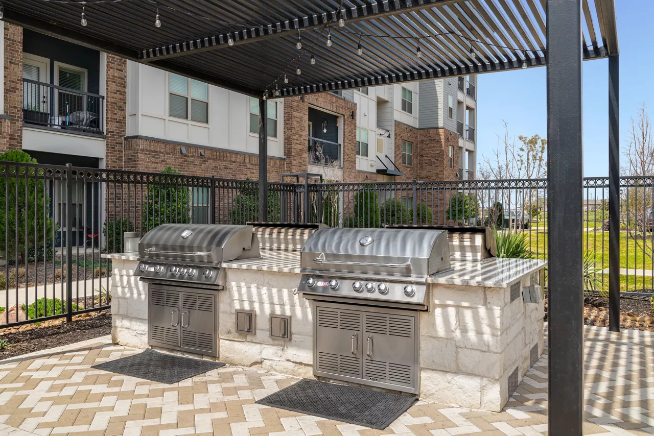 Forena Revelstoke - Fort Worth, TX - Grilling Area