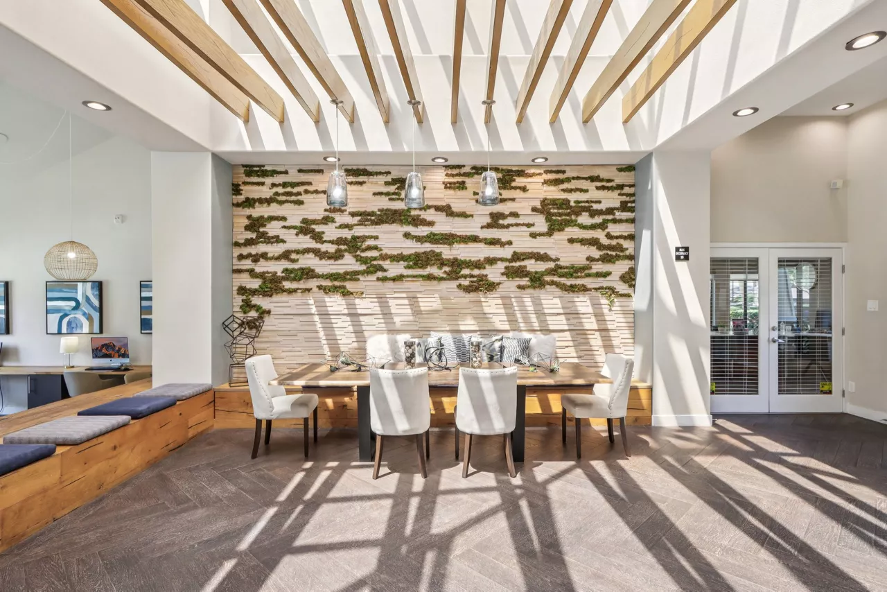 Creekside Alta Loma - Rancho Cucamonga, CA - Outdoor Lounge