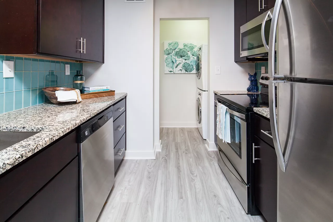 Broadleaf at Holcomb - Alpharetta, GA - Kitchen