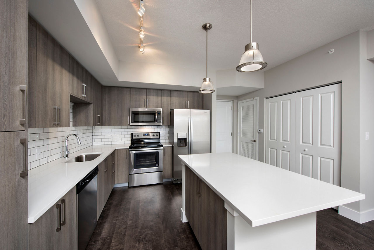 Casa Vera - Kendall, FL - Kitchen