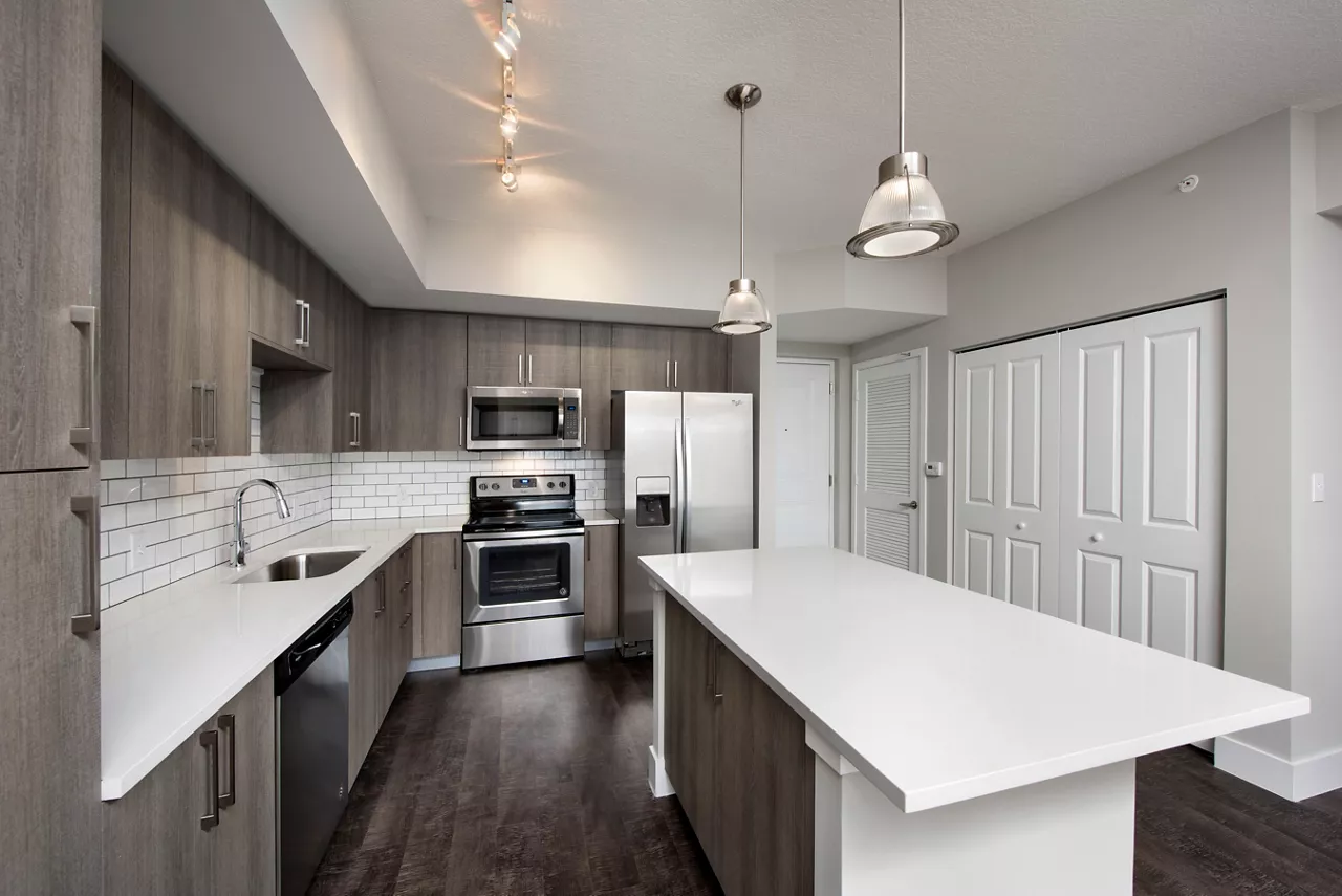 Casa Vera - Kendall, FL - Kitchen