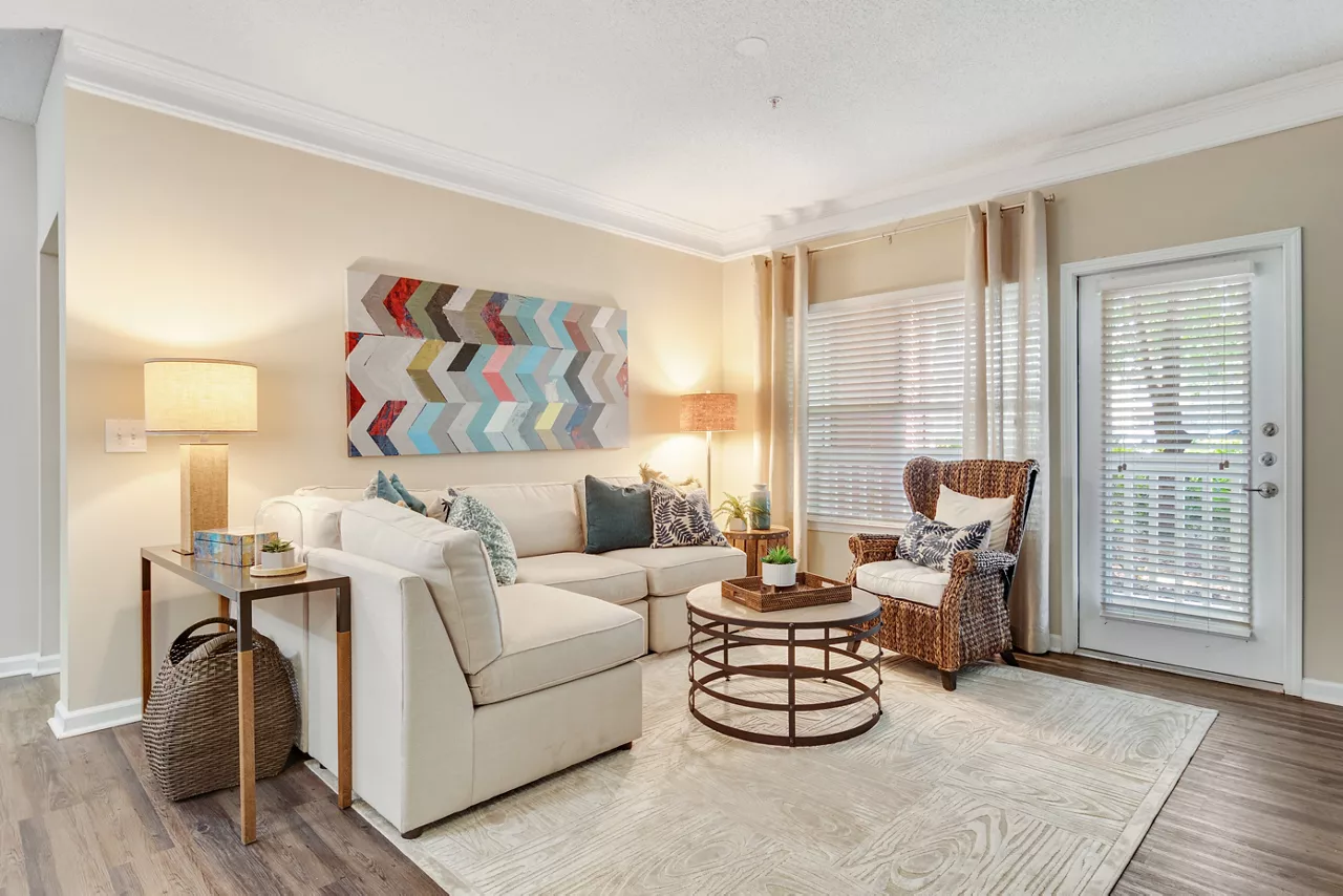 Chattahoochee Ridge - Atlanta, GA - Living Room