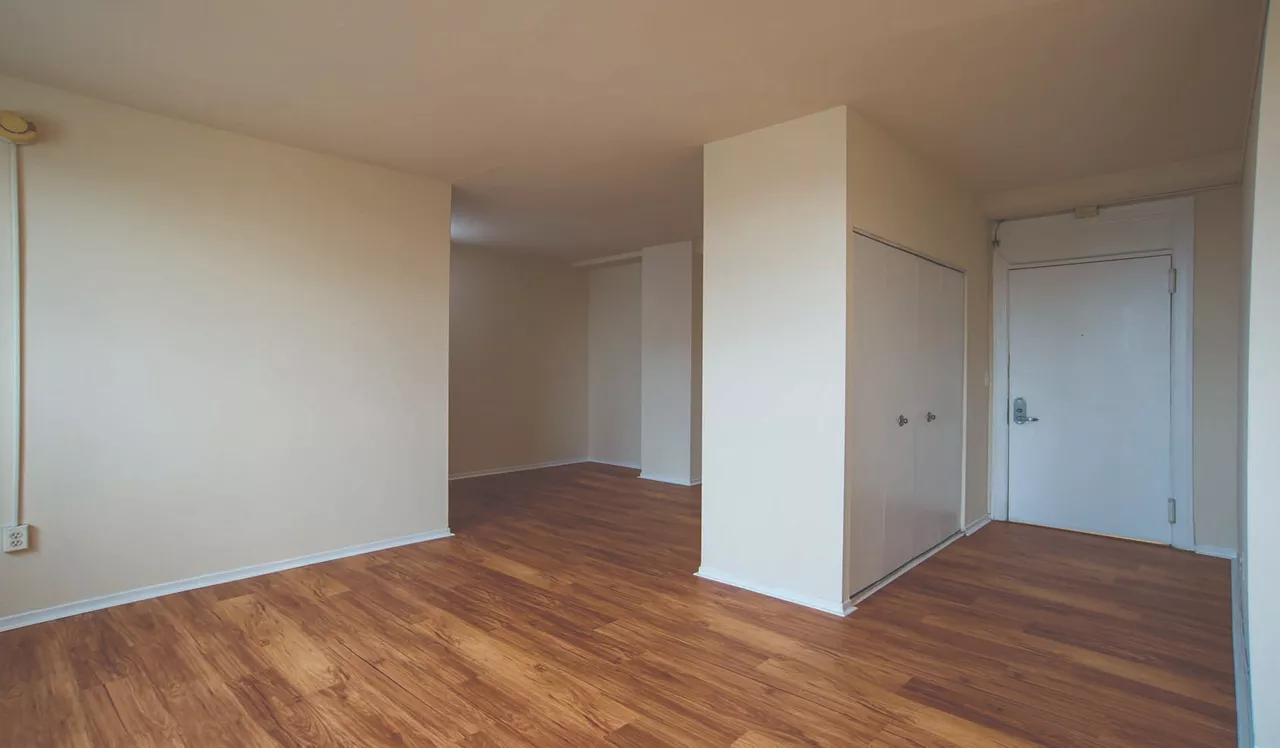 Chestnut Hall - Philadelphia, PA - Living area