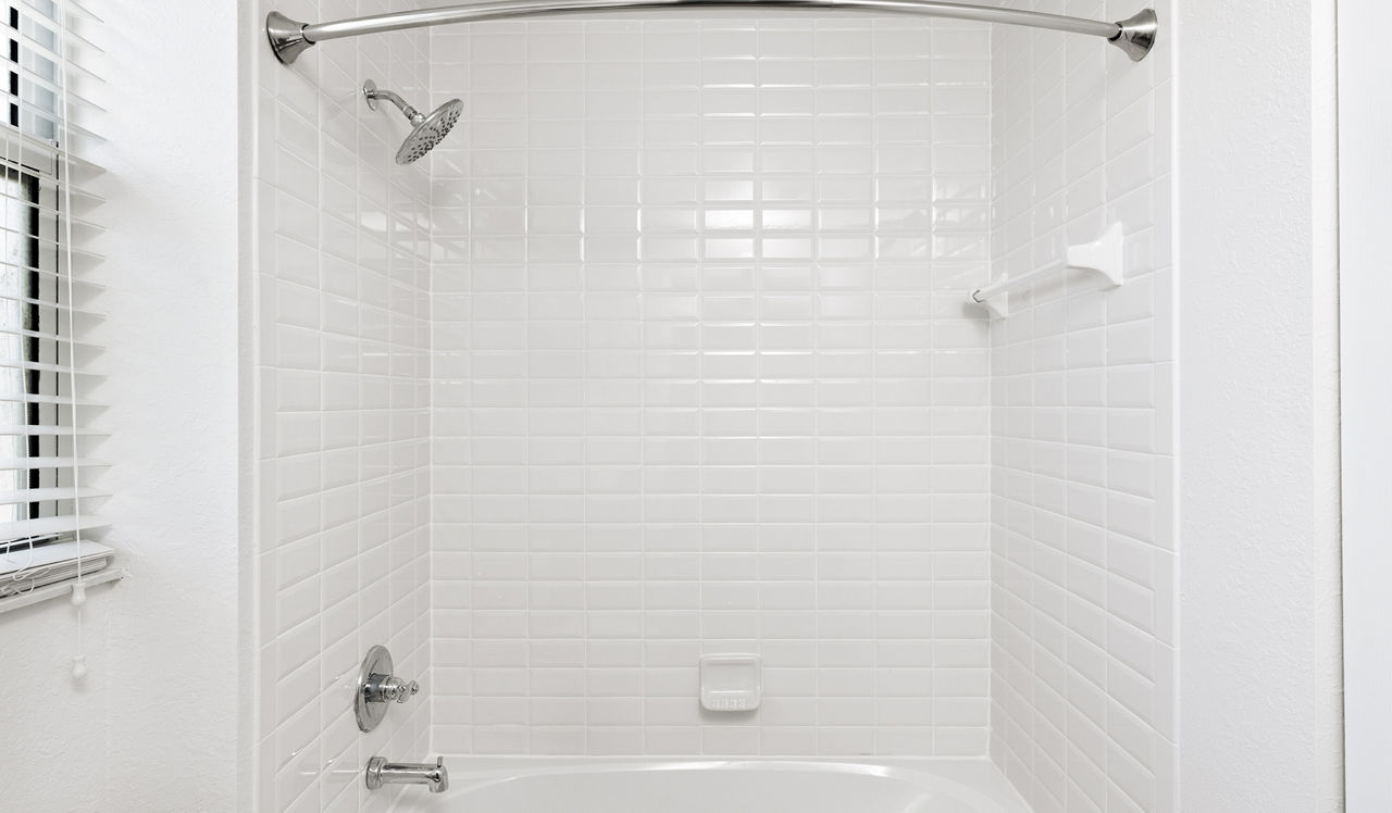 City Center on 7th - Pembroke Pines, FL - Colinas Premier Bathroom