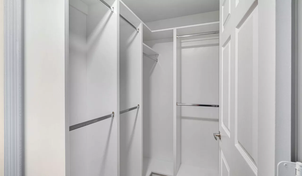 City Center on 7th - Pembroke Pines, FL - Closet