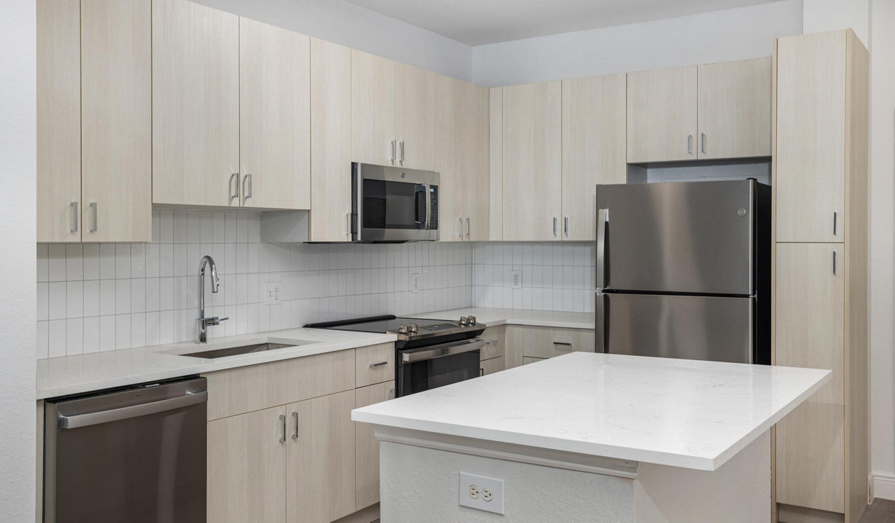 City Center on 7th - Pembroke Pines, FL - Kitchen