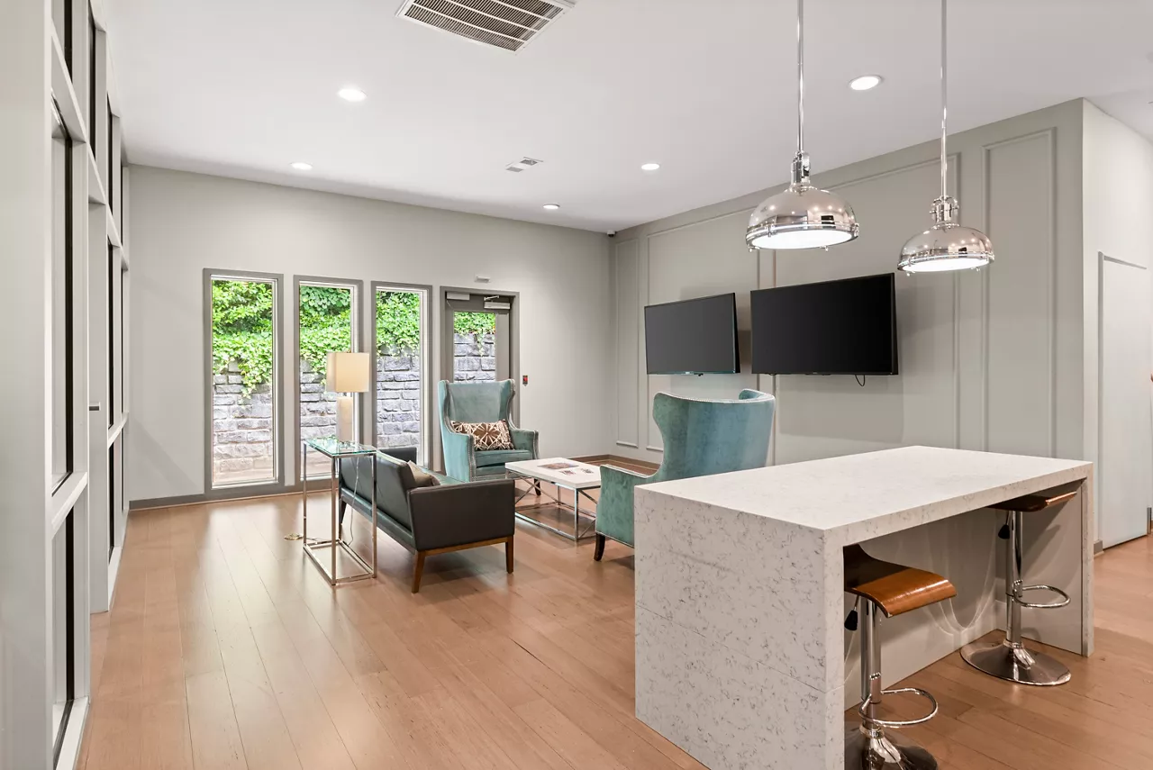 Perimeter Circle in Atlanta, GA - Resident Lounge