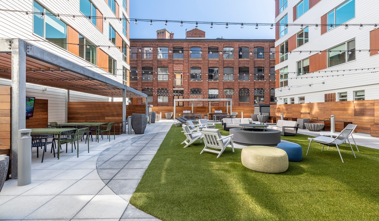 Prism - Kendall Square Apartments - Courtyard.