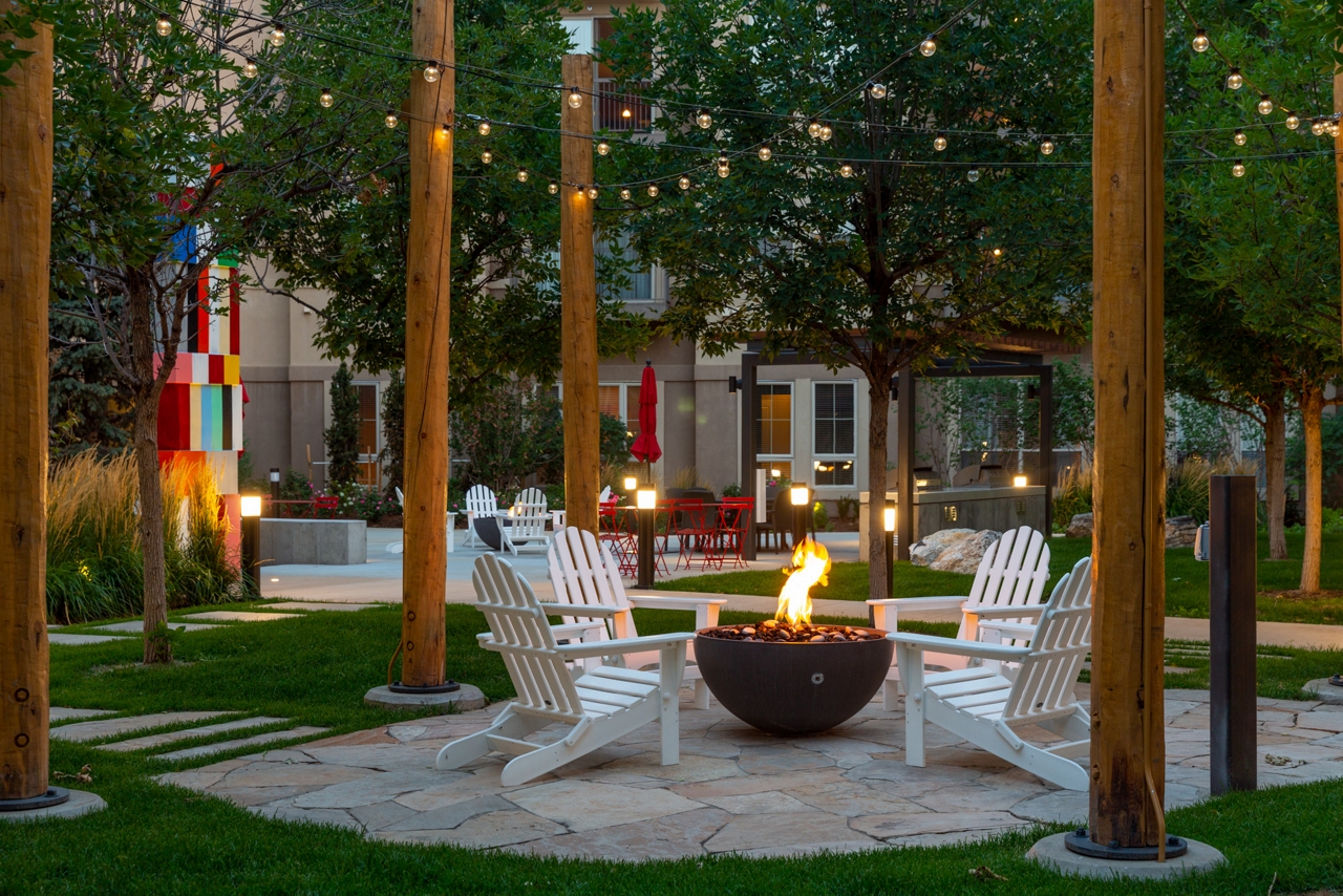 21 Fitzsimons - fire pit - Aurora, CO .<div style="text-align: center;">&nbsp;</div>
<div style="text-align: center;">Relax in the outdoor courtyard with fire pits and grill stations.</div>
